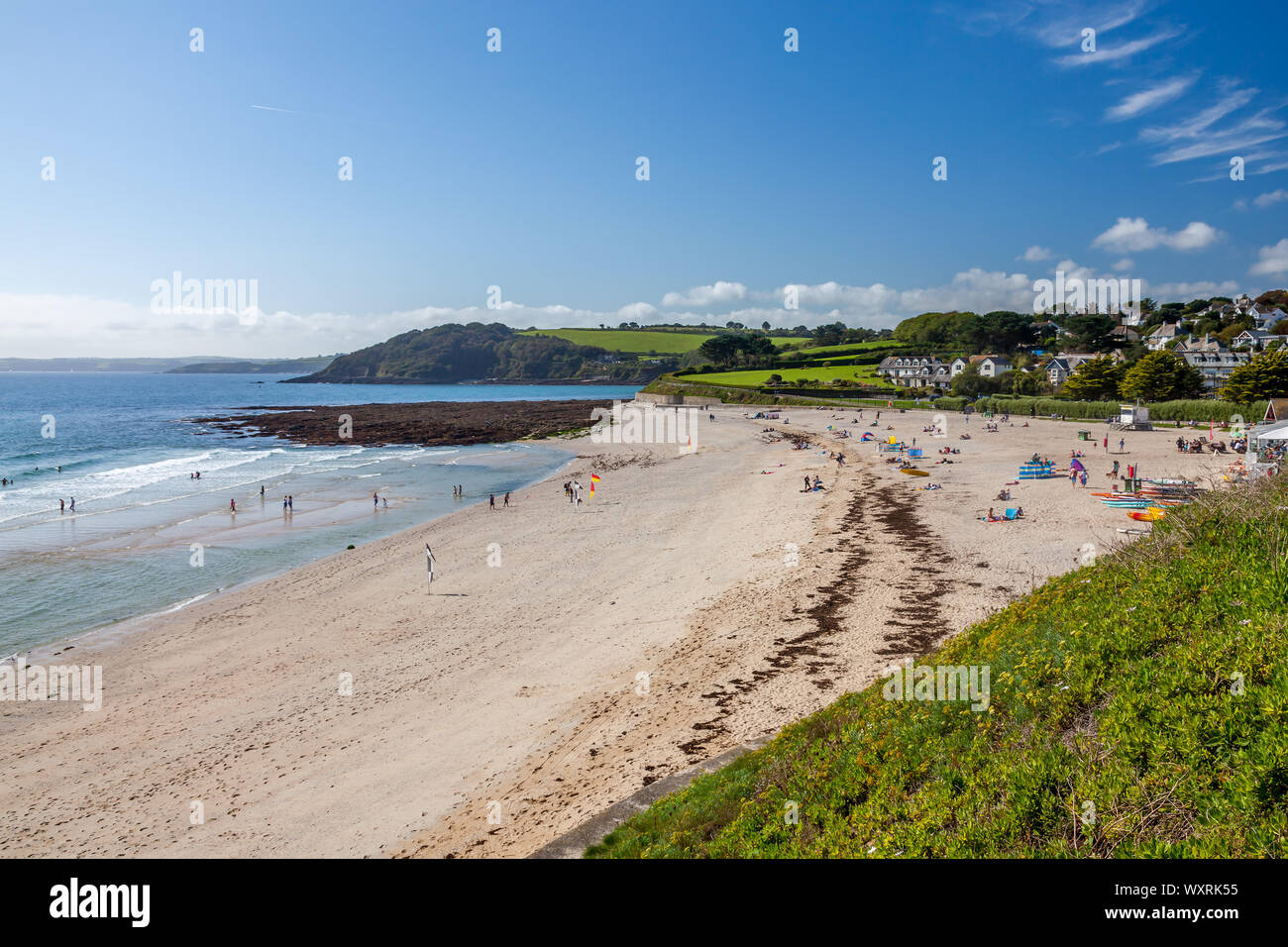 Donnant sur le sable doré de la plage Gyllyngvase Falmouth Cornwall UK Europe Banque D'Images