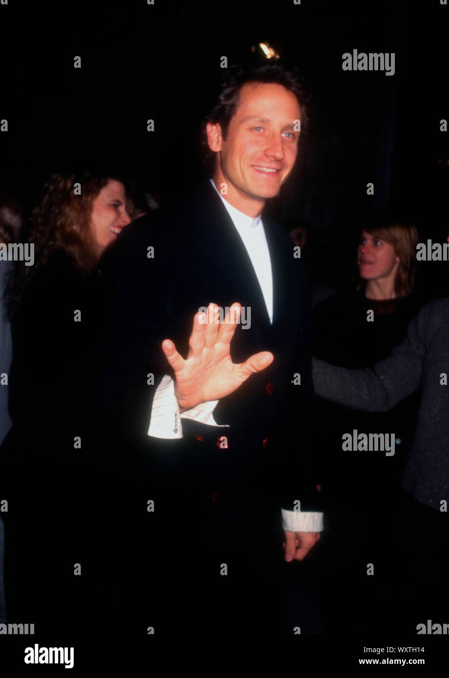 Westwood, Californie, USA 14 décembre 1994 Acteur Sam Robards assiste à la 'Prêt à Porter' (Pret-a-Porter) Création le 14 décembre 1994 au Centre d'Avco Cinemas à Westwood, Californie, USA. Photo de Barry King/Alamy Stock Photo Banque D'Images