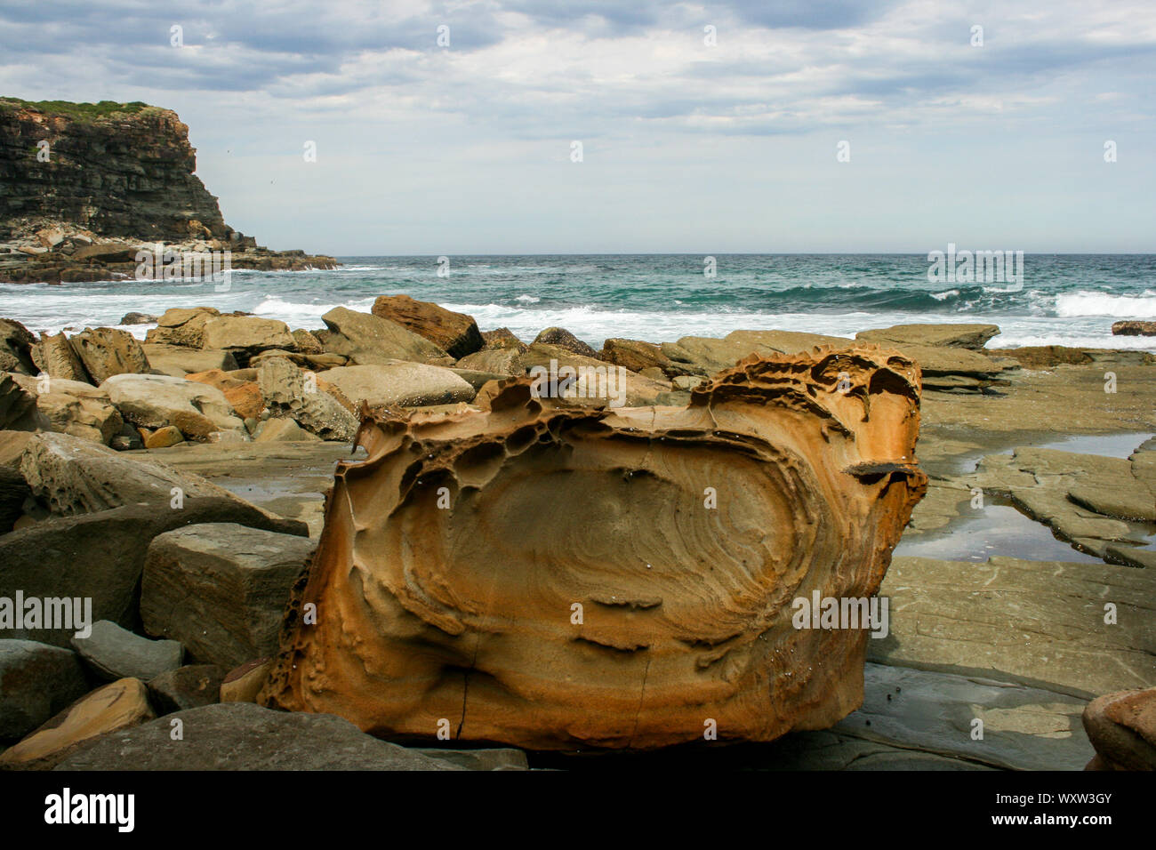 Randonnée à travers le Parc national royal de la Figure 8 Pool, Sydney, New South Wales, Australia Banque D'Images