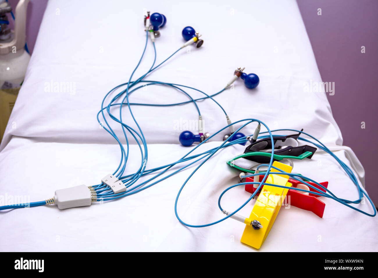 Électrodes ECG Simple 4.0 - Lot Avec 6 Bulbes + 4 Pinces - CON-TEC Neuf