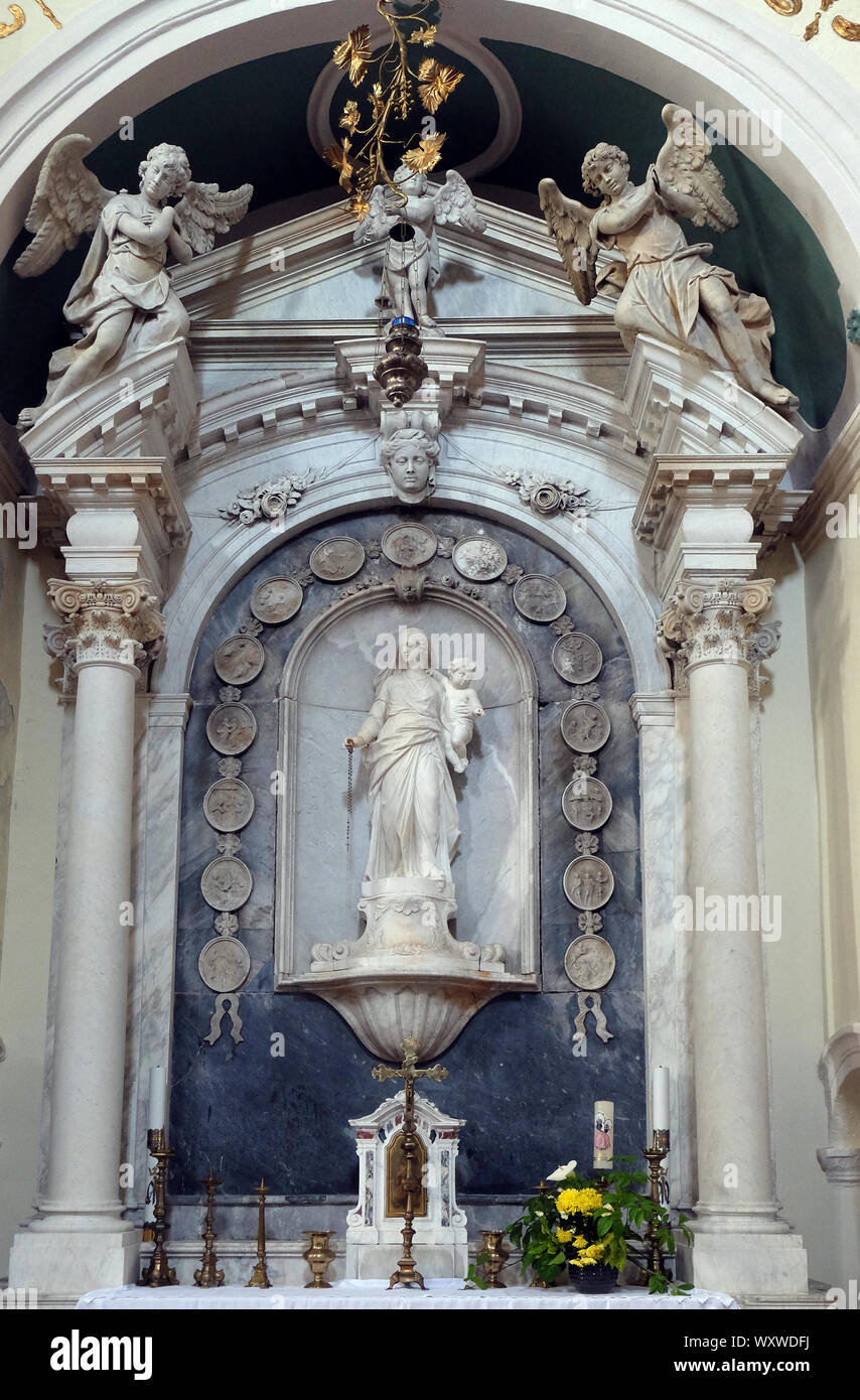 Notre Dame du Saint Rosaire, église catholique Saint Eustache à Dobrota, Monténégro Banque D'Images