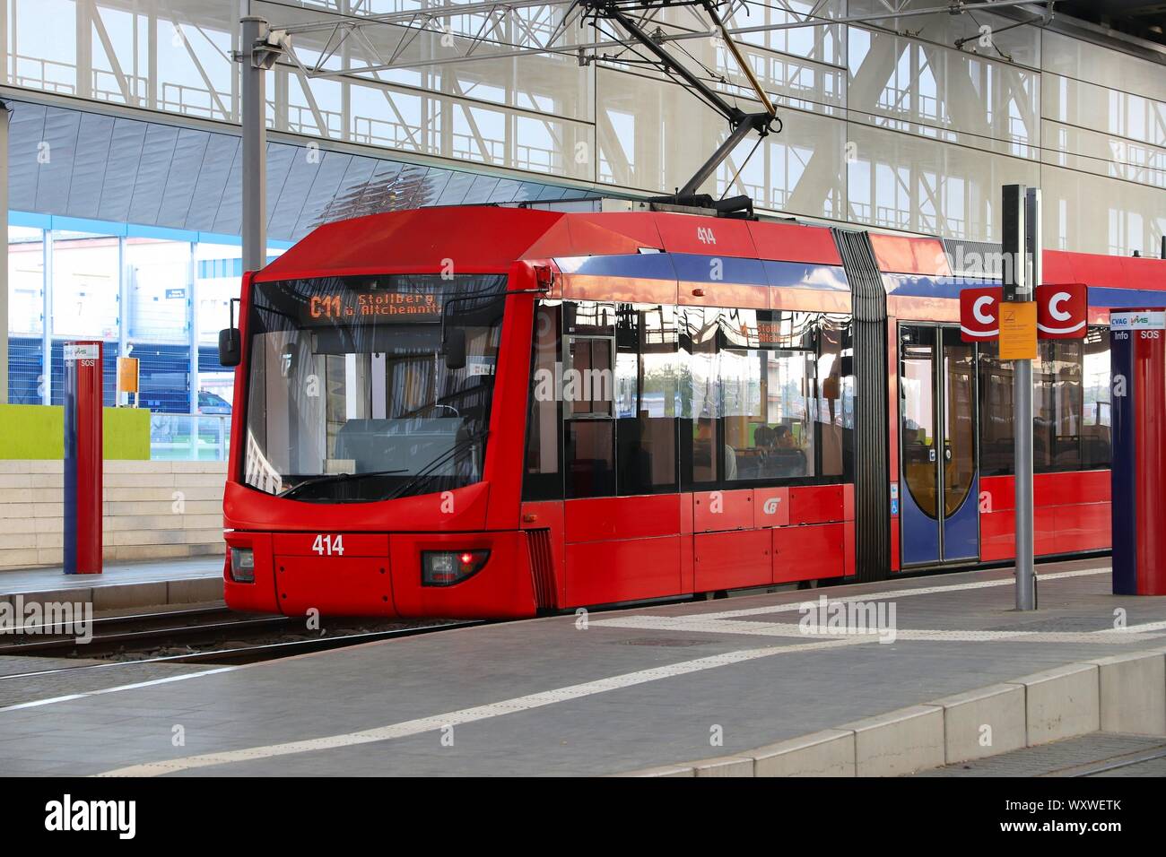 CHEMNITZ, ALLEMAGNE - le 9 mai 2018 : arrêts de tramway de la gare principale (Hauptbahnhof) à Chemnitz, Allemagne. Chemnitz est la 3ème plus grande ville de la Stat libre Banque D'Images