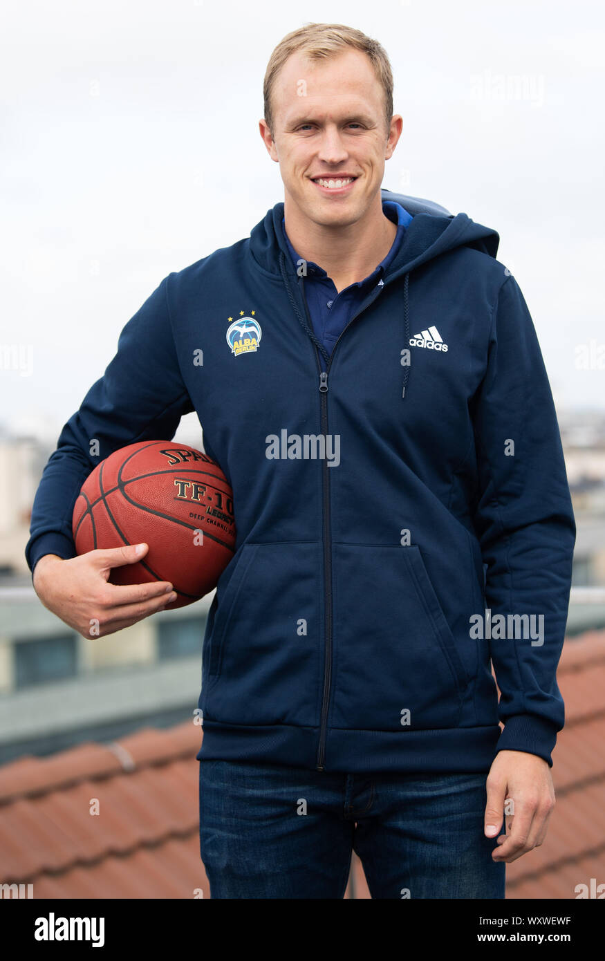 Berlin, Allemagne. 18 Sep, 2019. Bundesliga : Basket-ball, de la saison-Pk Alba Berlin, Luc Sikma d'Alba Berlin avec ballon en main Crédit : Tom Weller/dpa/Alamy Live News Banque D'Images