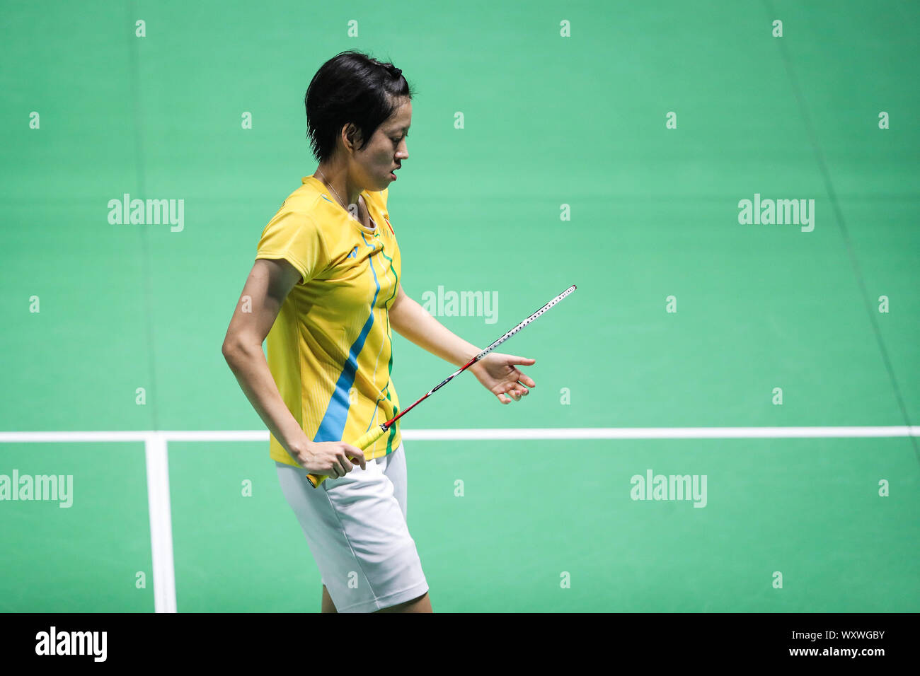 Joueur de badminton de Hong Kong Cheung Ngan Yi est en concurrence contre joueur professionnel japonais Ohori Aya à la première ronde de femmes simple de Victor 2019, Open de Chine à Changzhou city, Jiangsu province de Chine orientale, le 18 septembre 2019. Joueur de badminton de Hong Kong Cheung Ngan Yi défait joueur de badminton professionnel japonais Ohori Aya avec 0-2 à la première ronde de femmes simple de Victor 2019, Open de Chine à Changzhou city, Jiangsu province de Chine orientale, le 18 septembre 2019. Banque D'Images