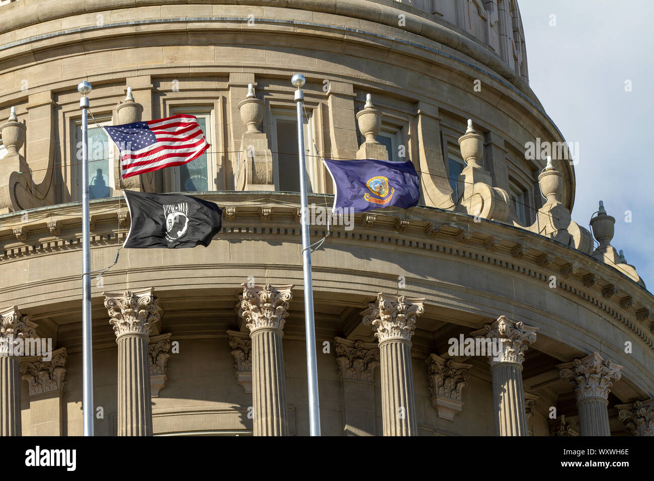 Drapeaux au vent au centre-ville de boise, tourné à partir de la voie publique Banque D'Images