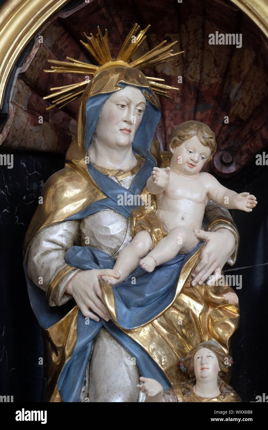 Sainte Anne, autel statue dans l'église de Sainte Agathe dans Schmerlenbach, Allemagne Banque D'Images