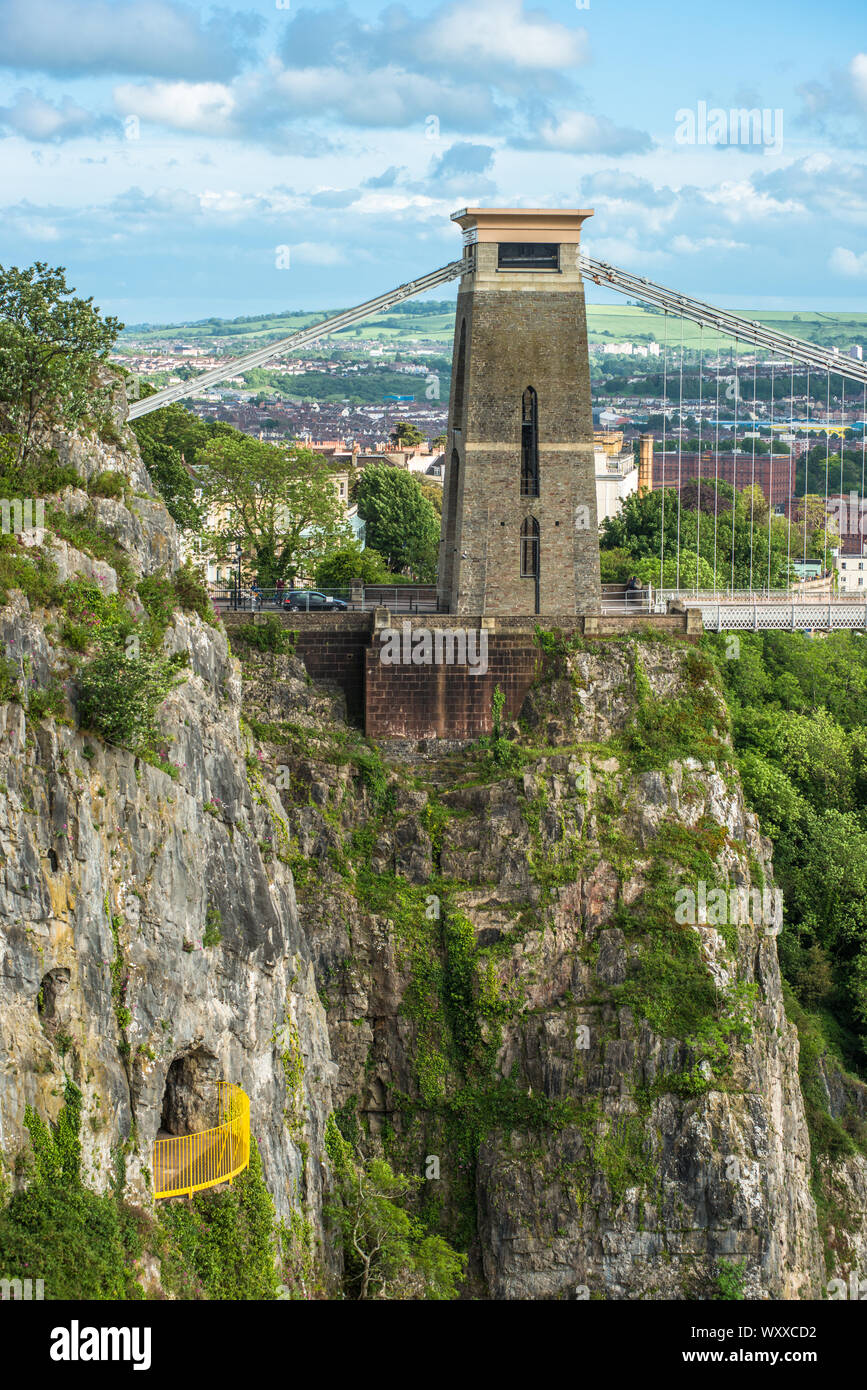 Clifton Suspension Bridge qui enjambe l'Avon Gorge avec la rivière Avon, Bristol, Angleterre. UK. Banque D'Images
