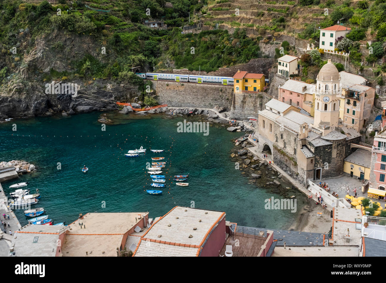 Carte Postale Du Village De Ligurie De Vernazza Sur Les Cinque Terre Cote De L Italie Photo Stock Alamy