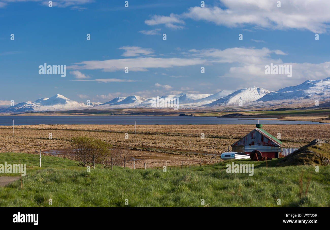 SAUDARKROKUR, ISLANDE - paysage de montagne dans le nord de l'Islande. Banque D'Images