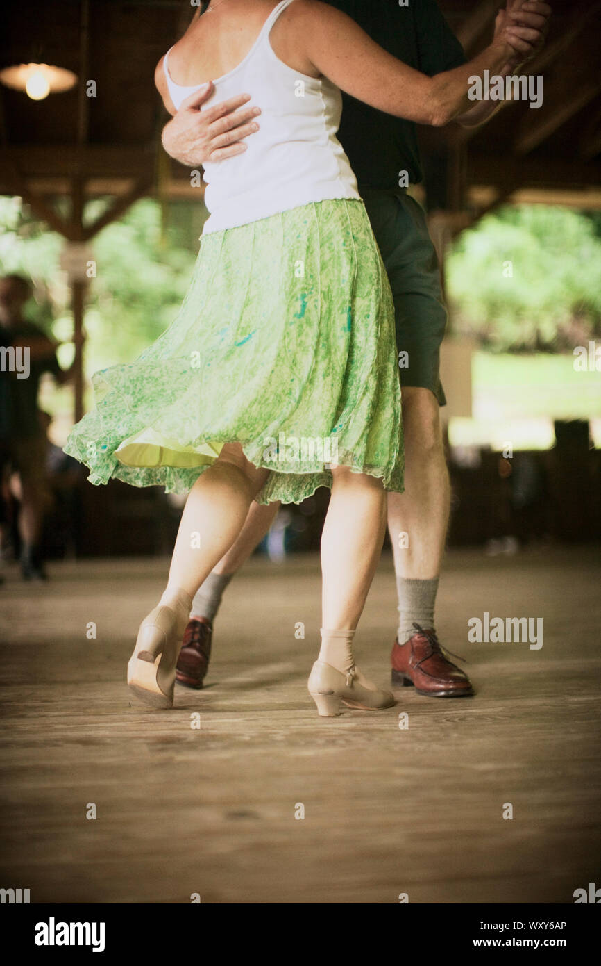 Couple danse pieds ?s Banque D'Images