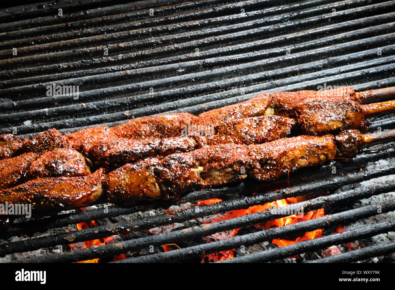 La viande grillée sur un bâton à Mexico Banque D'Images