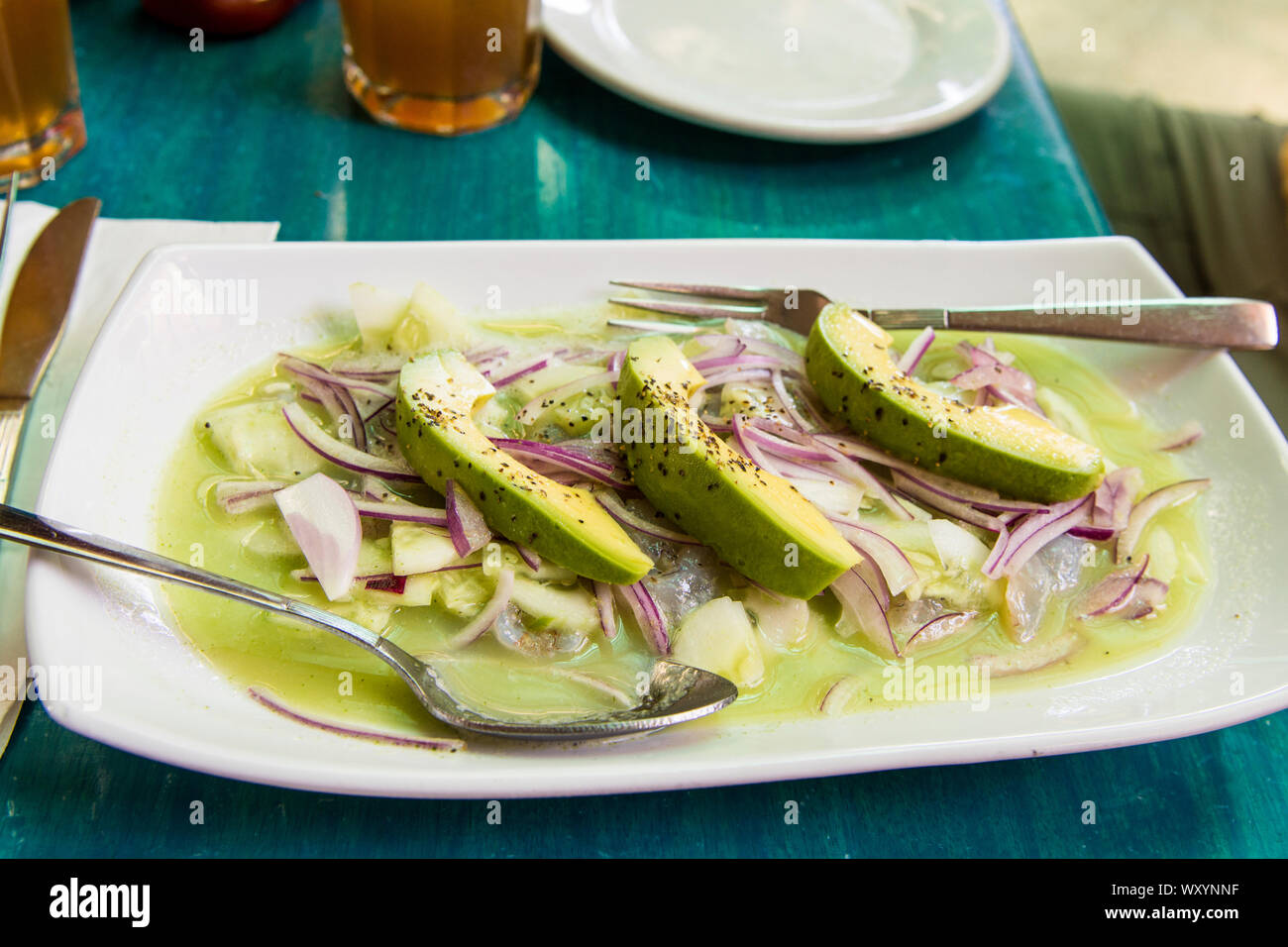 Salade avocat local cuisine Puerto Vallarta, Jalisco, Mexique. Banque D'Images