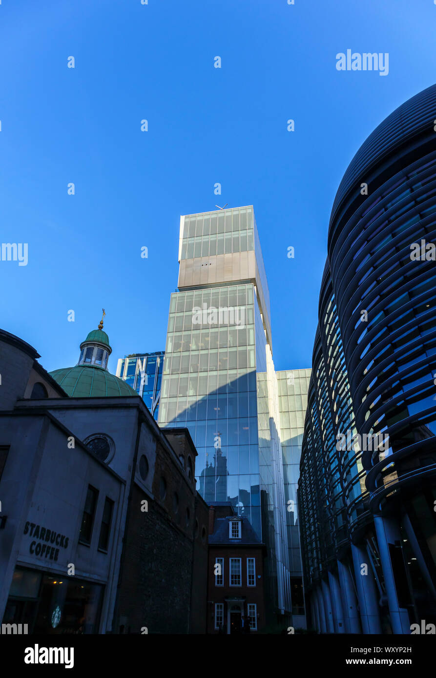 Nouvelle Cour, St Swithin's Lane, EC4, l'emblématique bâtiment du siège moderne de banquiers N M Rothschild & Sons, du quartier financier de la City de Londres Banque D'Images