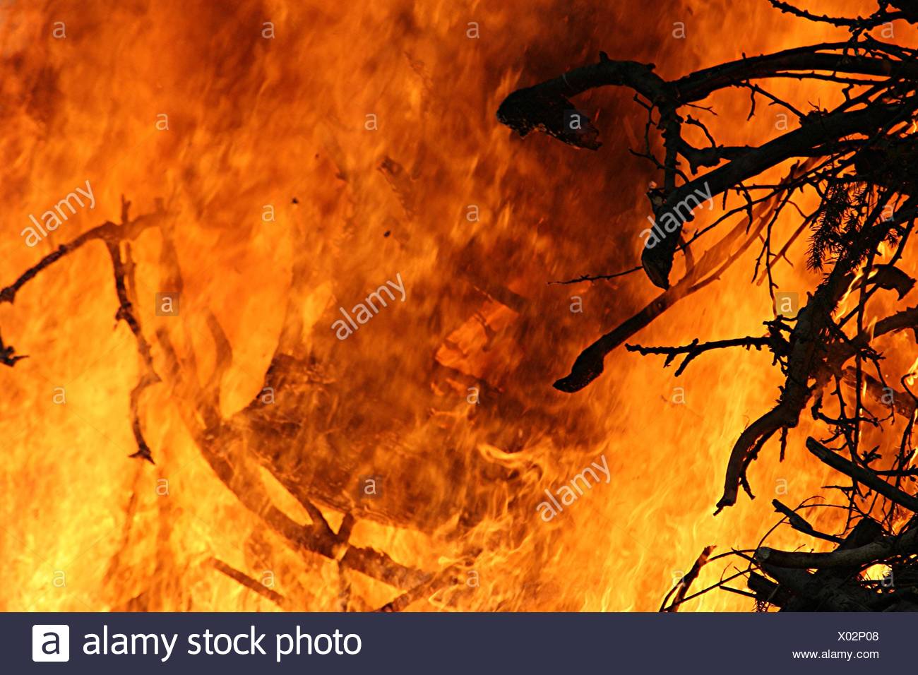Ash Feu Incendie Flamme Flammes Chaleur L Enfer Inferno Bruler Des Etincelles Photo Stock Alamy