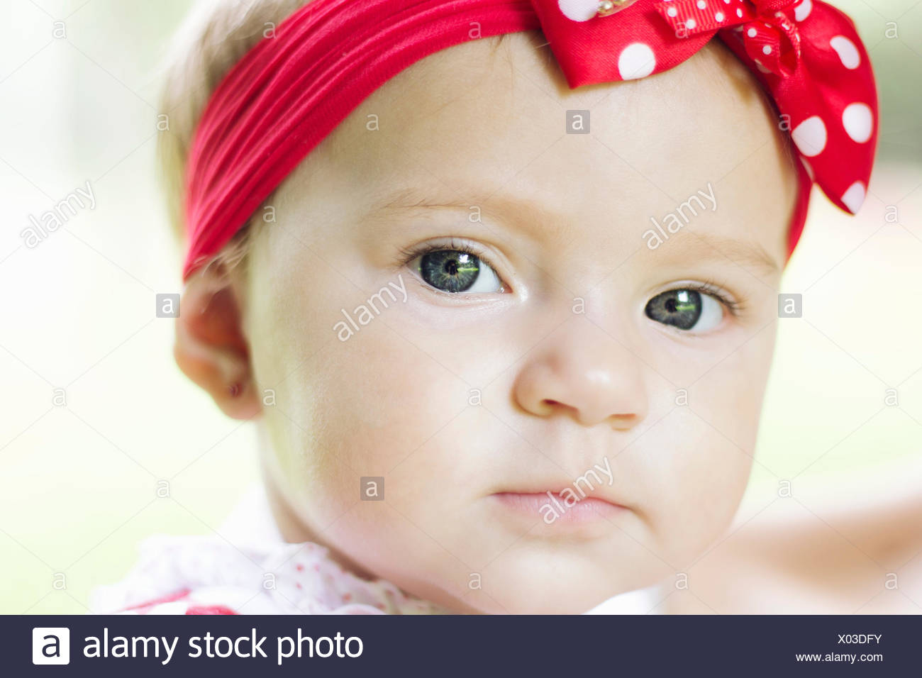 Portrait Portrait D Un Joli Bebe Fille Photo Stock Alamy