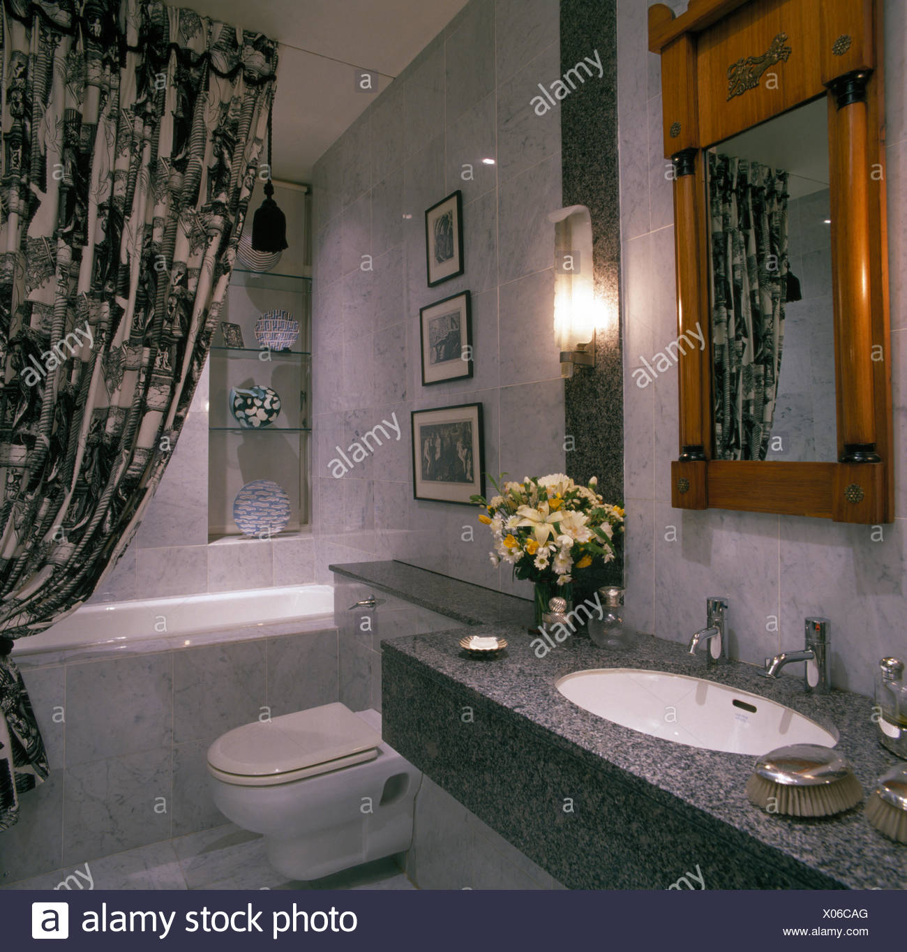 90 Salle De Bains En Marbre Gris Noir Opulent Avec Rideau