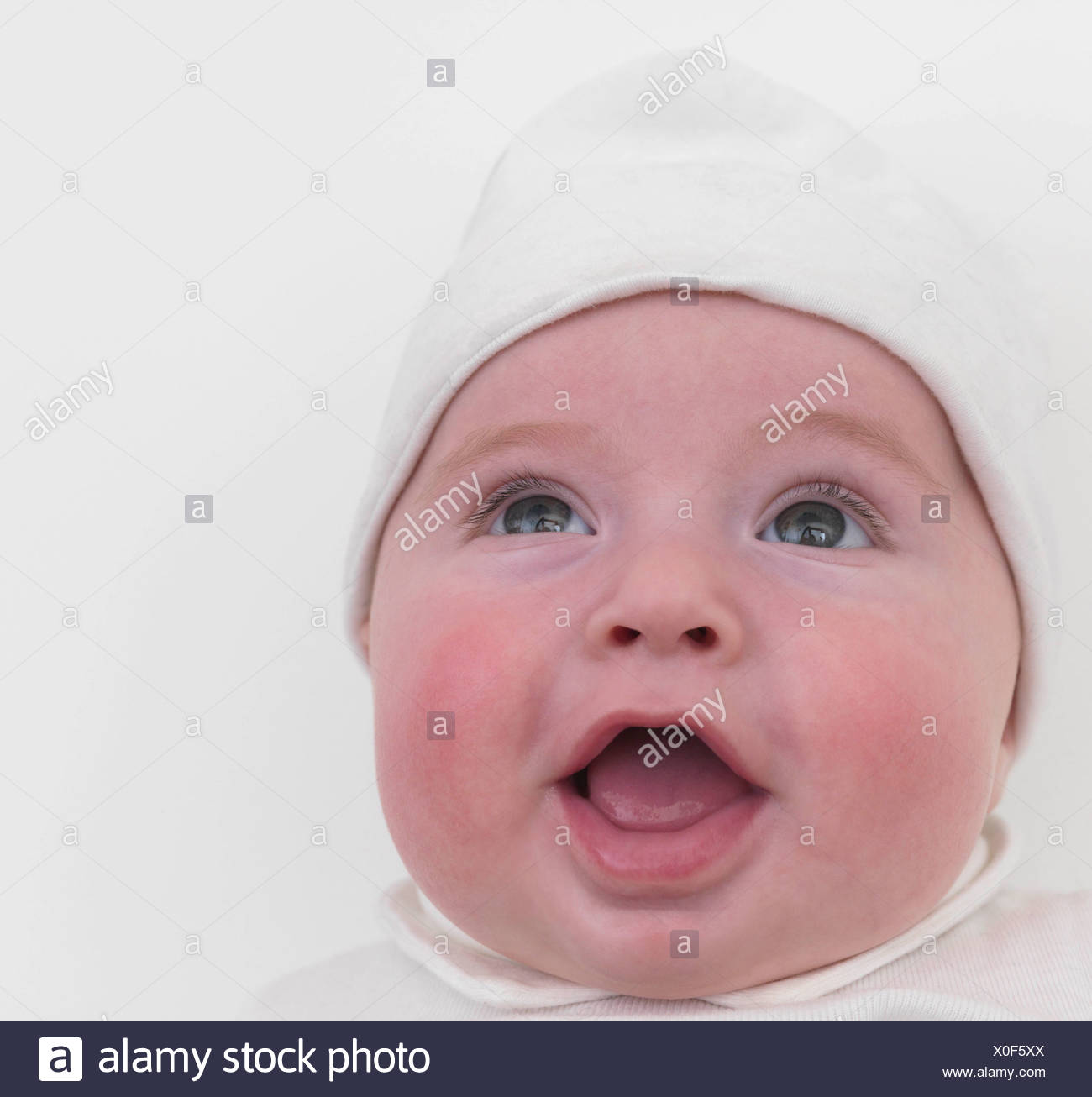 Bebe Souriant Avec La Bouche Ouverte Close Up Photo Stock Alamy