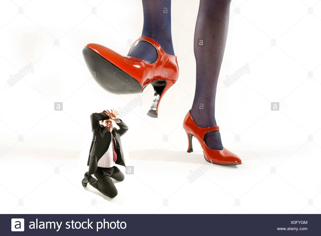 homme en bas et talons hauts