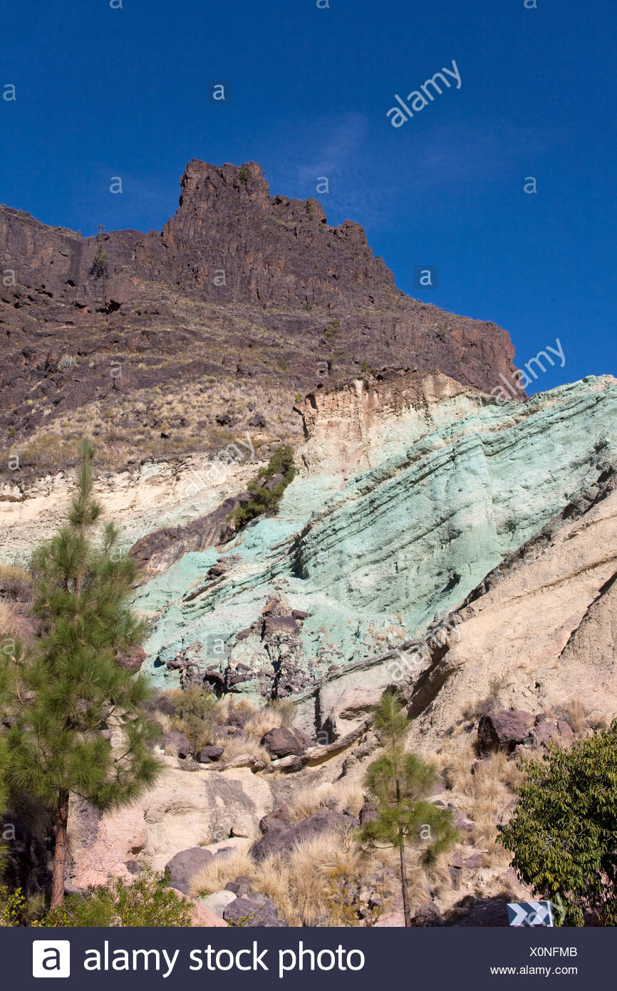 L'hydrate de fer vert dans la roche, des azulejos, sur la route GC-220 entre Mogan et San Nicolás De Tolentino, côte sud-ouest Banque D'Images