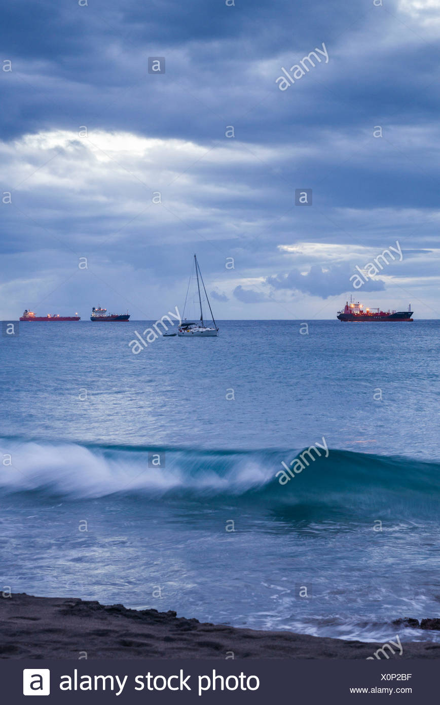 Pays-bas, Saint Eustache, Oranjestad Oranjestad, bay, pétroliers, crépuscule Banque D'Images