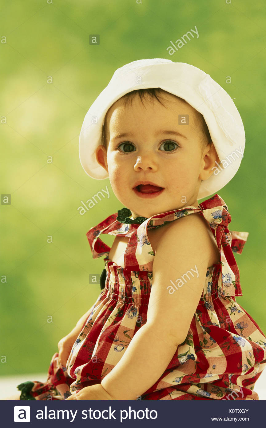 Bebe Filles 9 Mois Hat Petite Robe Enfant Enfant Camera Regard Siege Chapeau Ete Robe Robe Vetements Bebe Game Pantalons Photo Stock Alamy Bebe Filles 9 Mois Hat Petite Robe Enfant Enfant Camera Regard Siege Chapeau Ete Robe Robe Vetements Bebe Game Pantalons Photo Stock Alamy