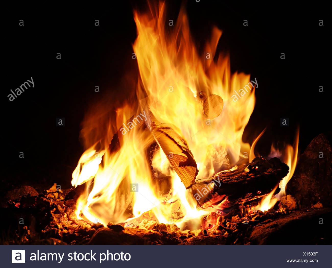 Feu De Bois Banque D Image Et Photos Alamy Feu De Bois Banque D Image Et Photos Alamy
