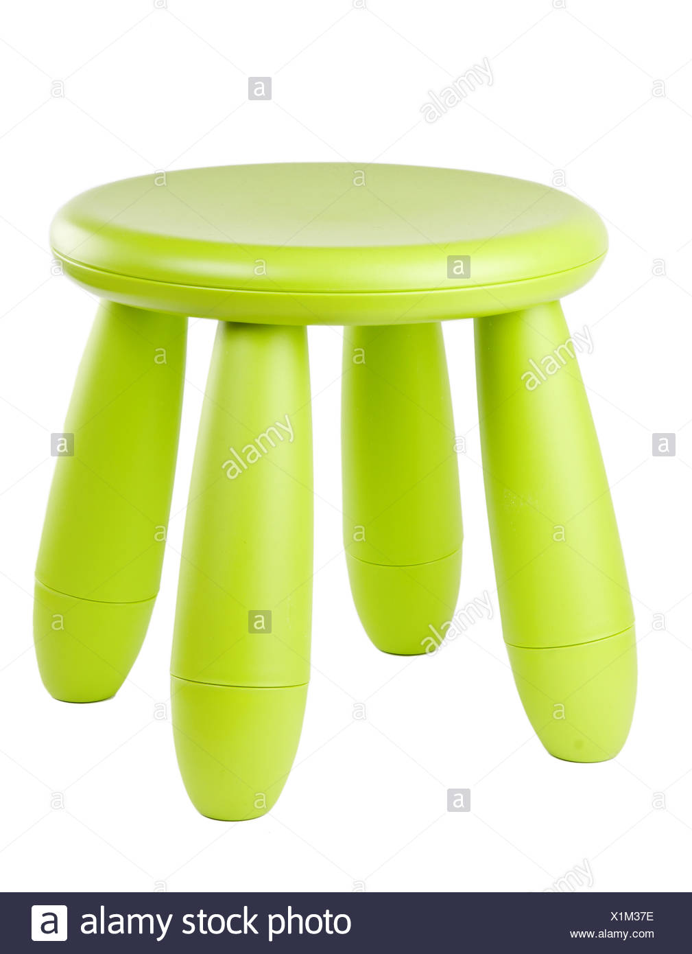 Tabouret En Plastique Vert Bebe Photo Stock Alamy