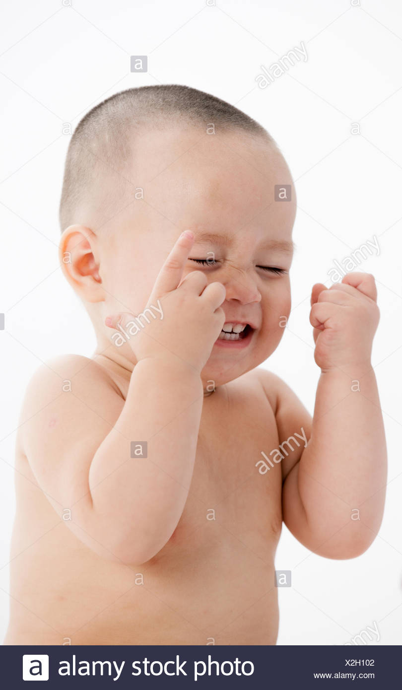 Le Bebe Dans Une Grimace Photo Stock Alamy Le Bebe Dans Une Grimace Photo Stock Alamy