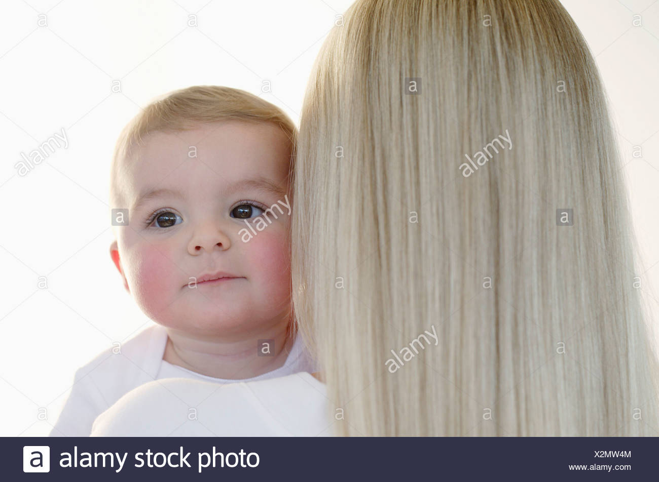 La Mere Et Le Bebe Mother Holding Her Neuf Mois Bebe Garcon Photo Stock Alamy La Mere Et Le Bebe Mother Holding Her Neuf Mois Bebe Garcon Photo Stock Alamy