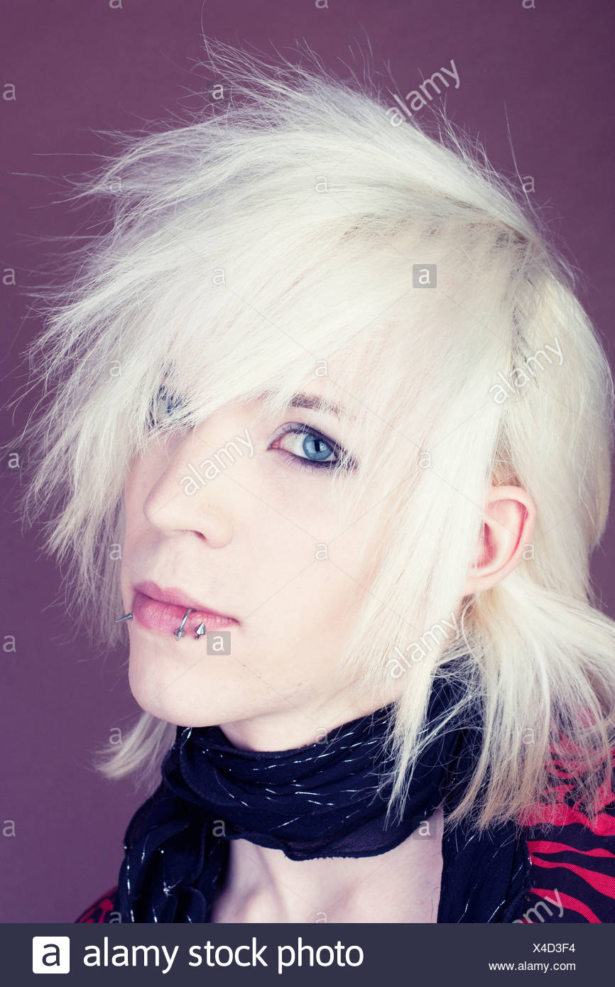 Man Gothic Style Manga Style Banque D Image Et Photos Alamy