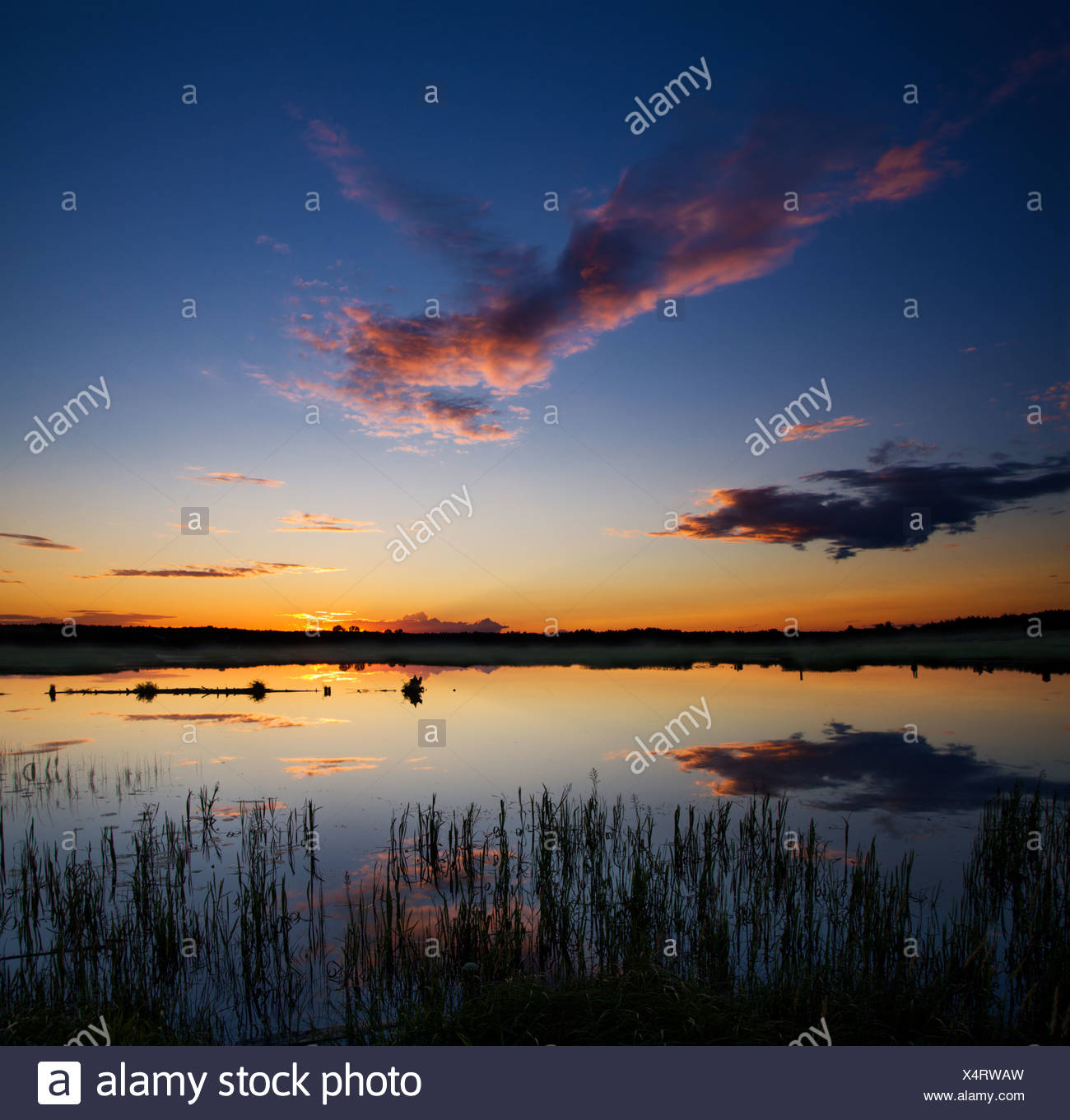 Coucher du soleil sur le lac Banque D'Images