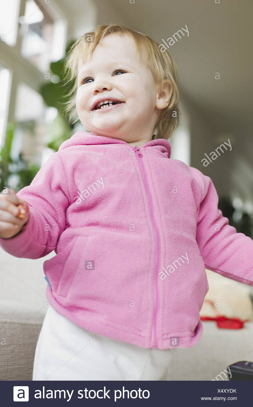 Bebe 19 Mois D Un Salon Photo Stock Alamy Bebe 19 Mois D Un Salon Photo Stock Alamy