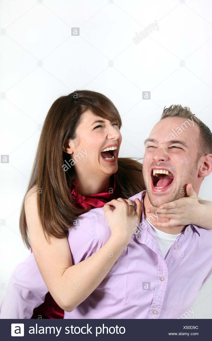 Jeune Couple Mort De Rire Photo Stock Alamy