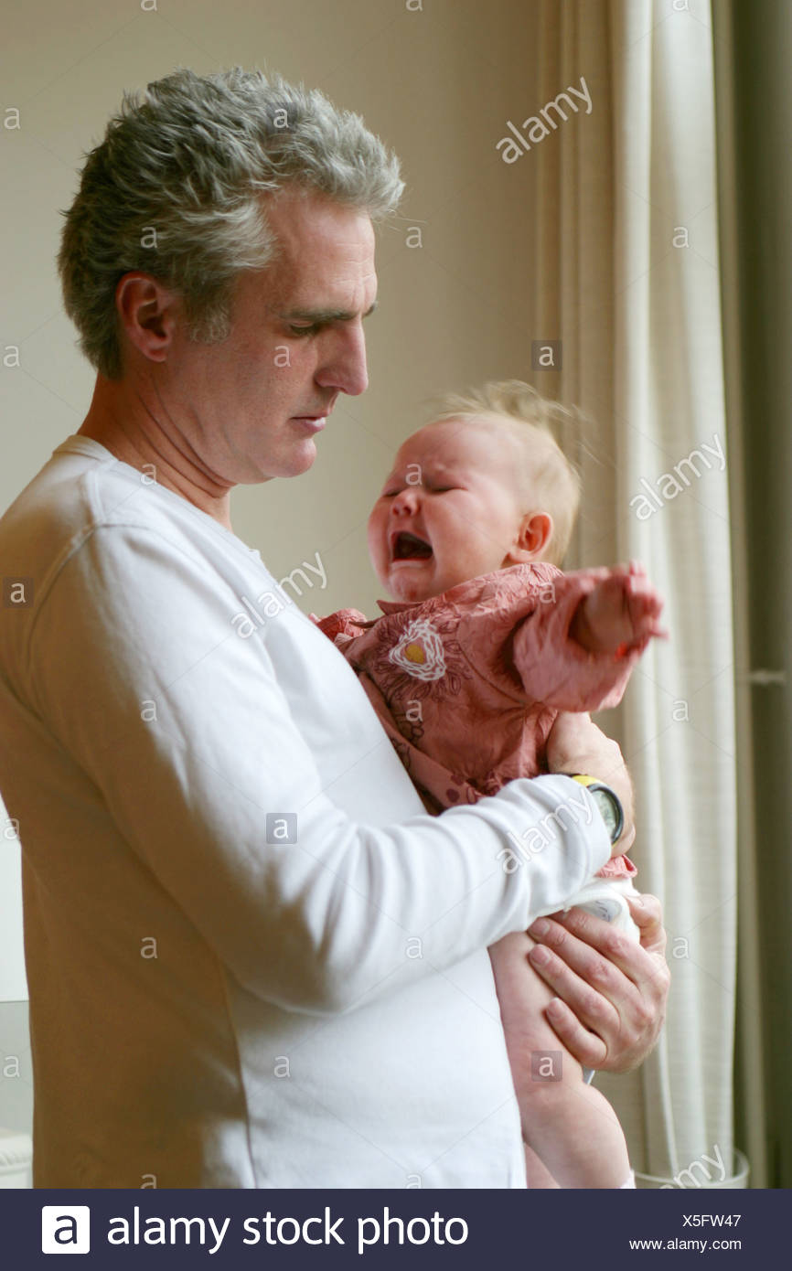 Father Soothing Crying Baby Banque D Image Et Photos Alamy Father Soothing Crying Baby Banque D Image Et Photos Alamy