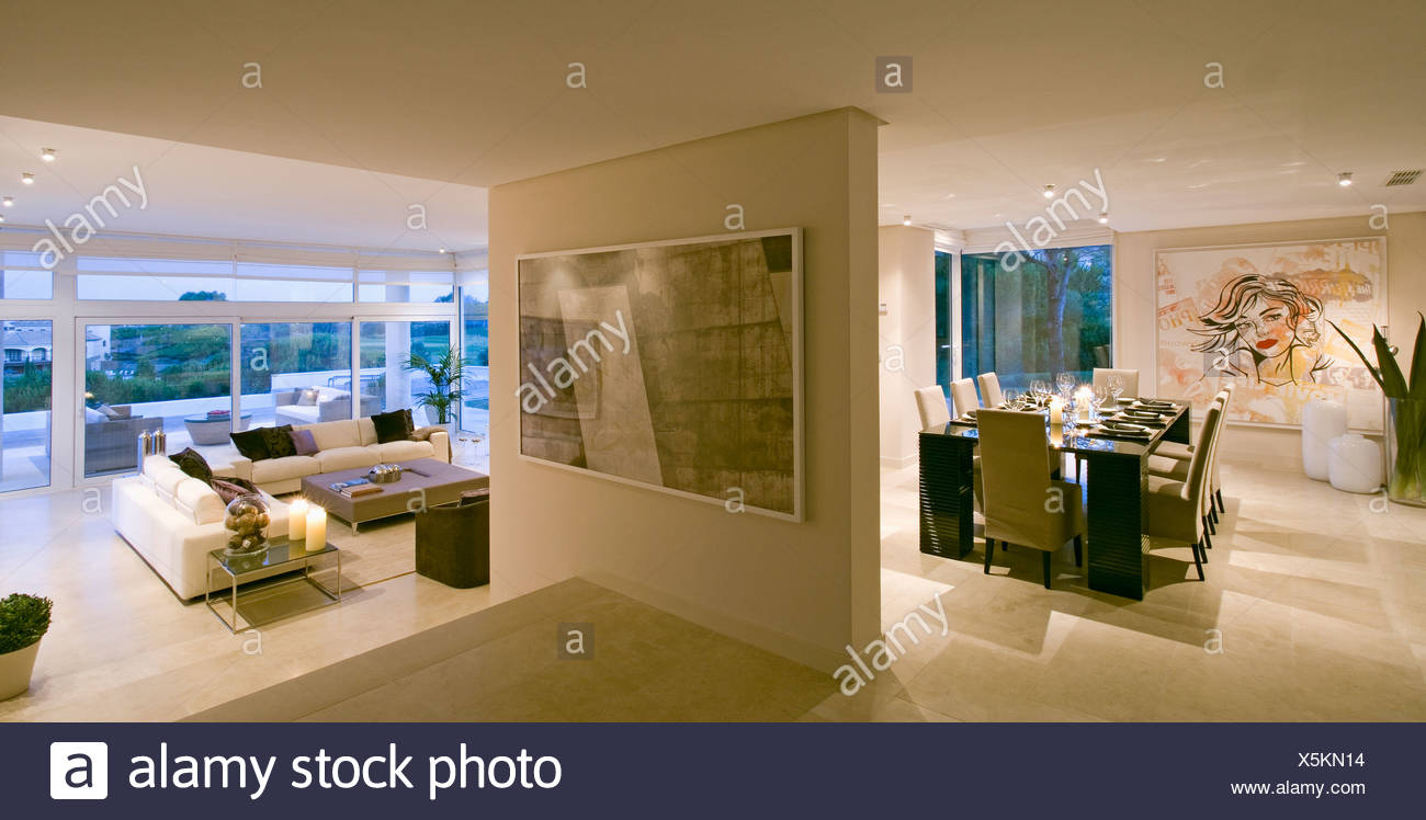 Openplan Moderne Salle A Manger Avec Salon A Pas En Bas De Villa