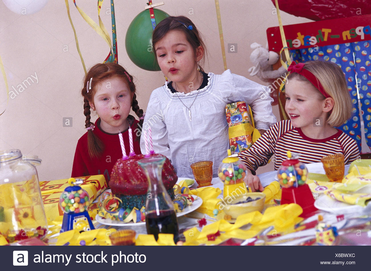Des Anniversaires Fille Gateau Bougies Souffler De L Anniversaire Fete Anniversaire Fete D Anniversaire Fete Anniversaire Des Anniversaires Fille Gateau Bougies Souffler De L Anniversaire Fete Anniversaire Fete D Anniversaire Fete Anniversaire