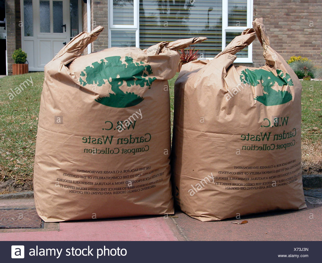 Le recyclage des déchets de jardin pour sacs de compost à la Sussex UK  Photo Stock - Alamy