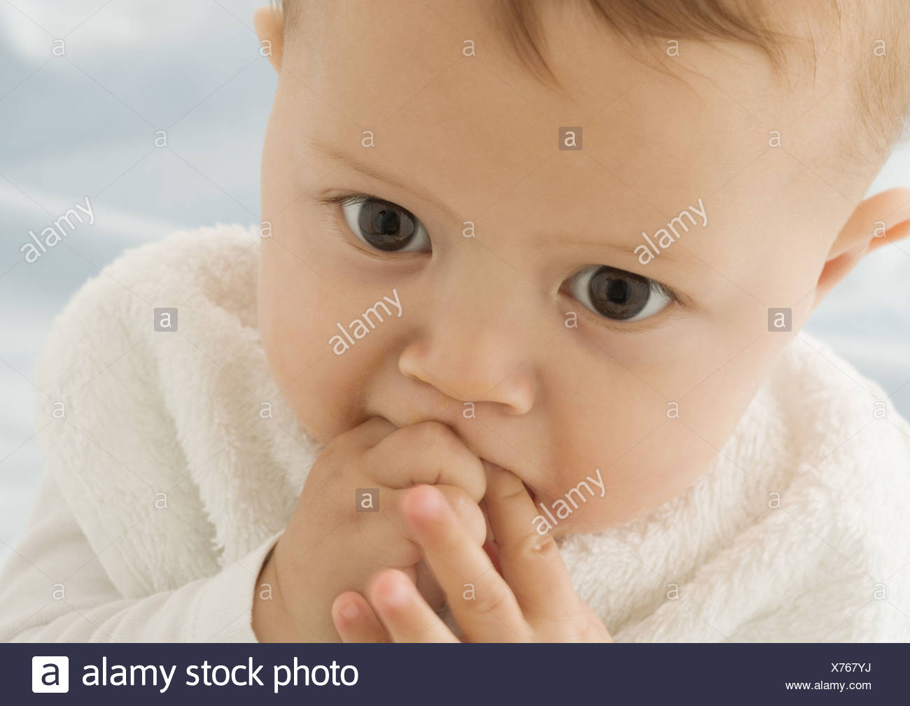 Mettre Les Doigts Dans La Bouche De Bebe Close Up Photo Stock Alamy