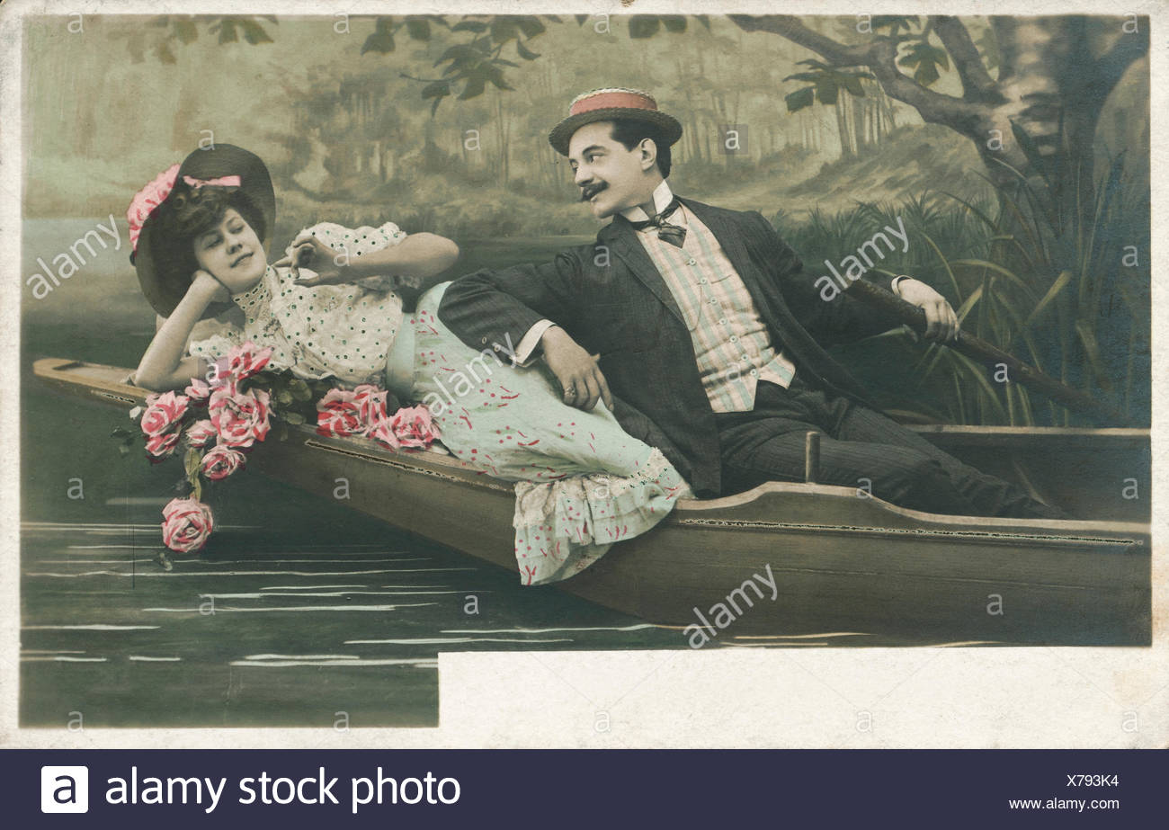 Carte Postale Historiquement Couple Aviron Bateau Tombe Amoureux Romantique Photo Stock Alamy Carte Postale Historiquement Couple Aviron Bateau Tombe Amoureux Romantique Photo Stock Alamy