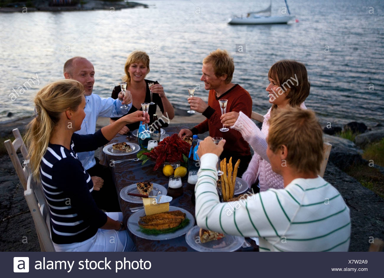 Party des écrevisses, Fejan, archipel de Stockholm, Suède. Banque D'Images