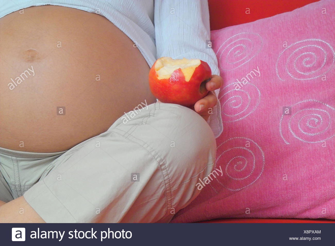 Canapé Femme Enceinte Sasseoir Manger Ventre Nu - 