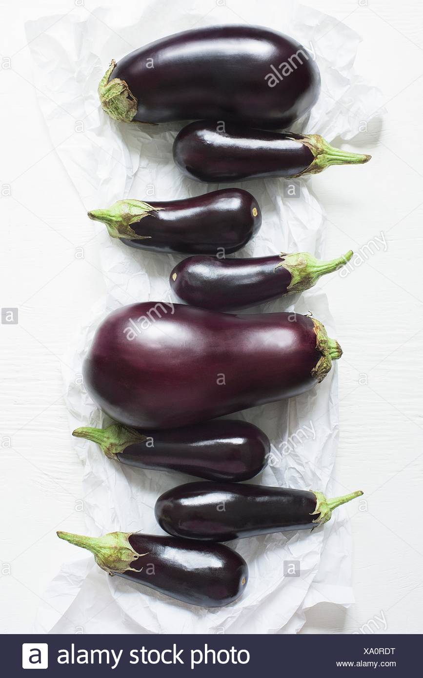 Bebe Aubergine Banque D Image Et Photos Alamy