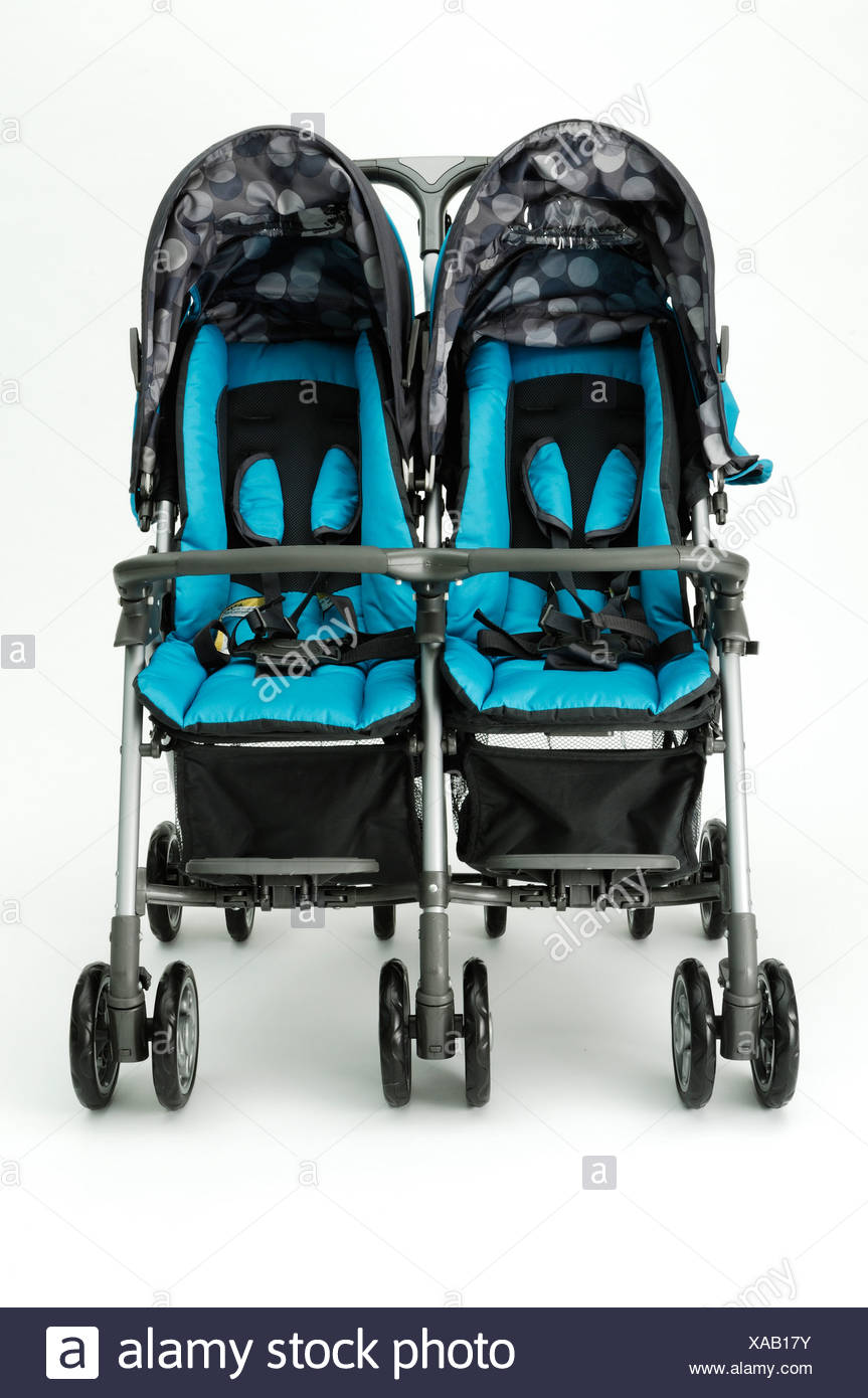 Chariot Poussette Bebe Lits Jumeaux Photo Stock Alamy Chariot Poussette Bebe Lits Jumeaux Photo Stock Alamy