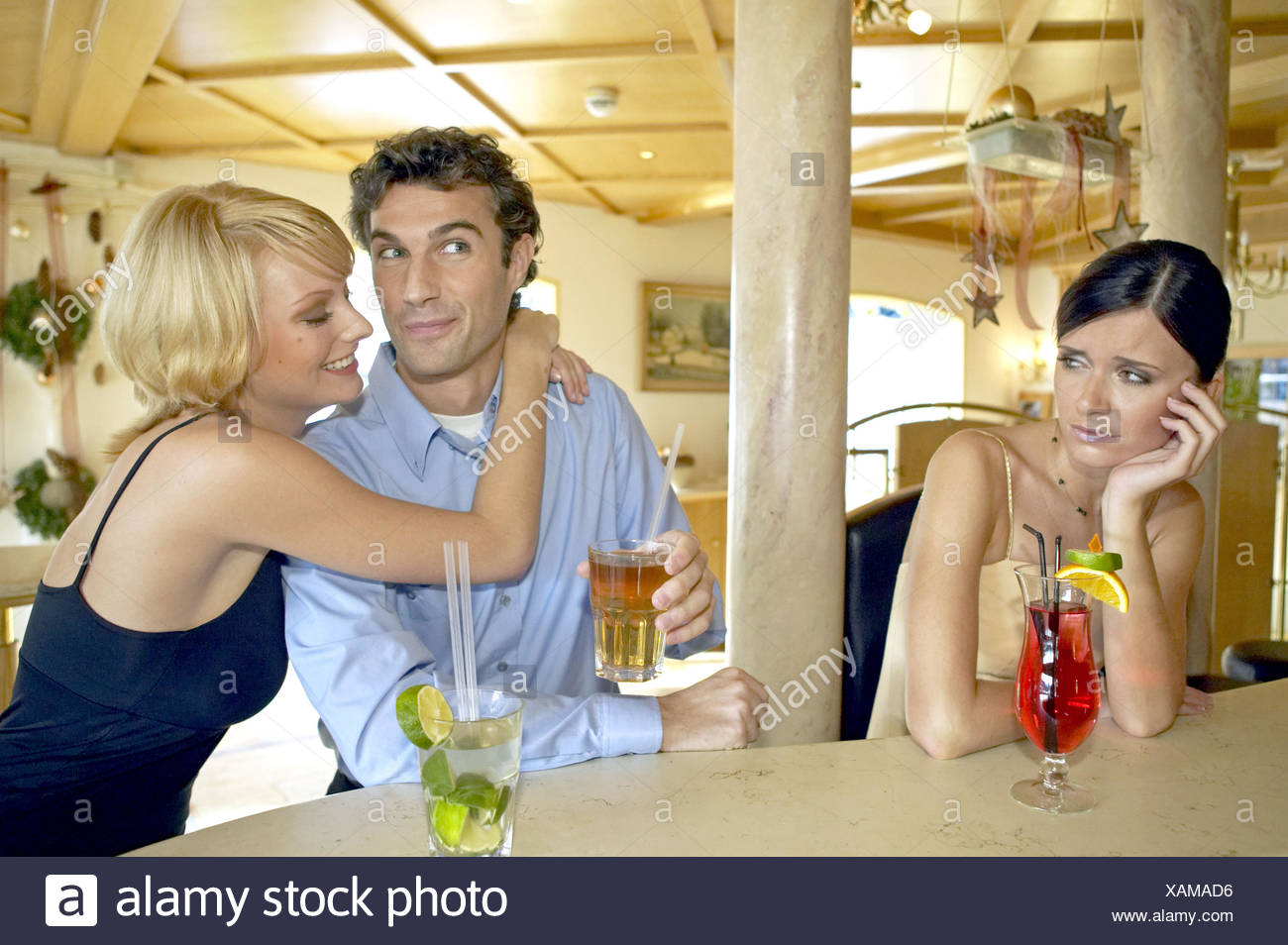 Frauen Frau Mann Trinken Lokal Nachtlokal Bar Club Rivalitaet