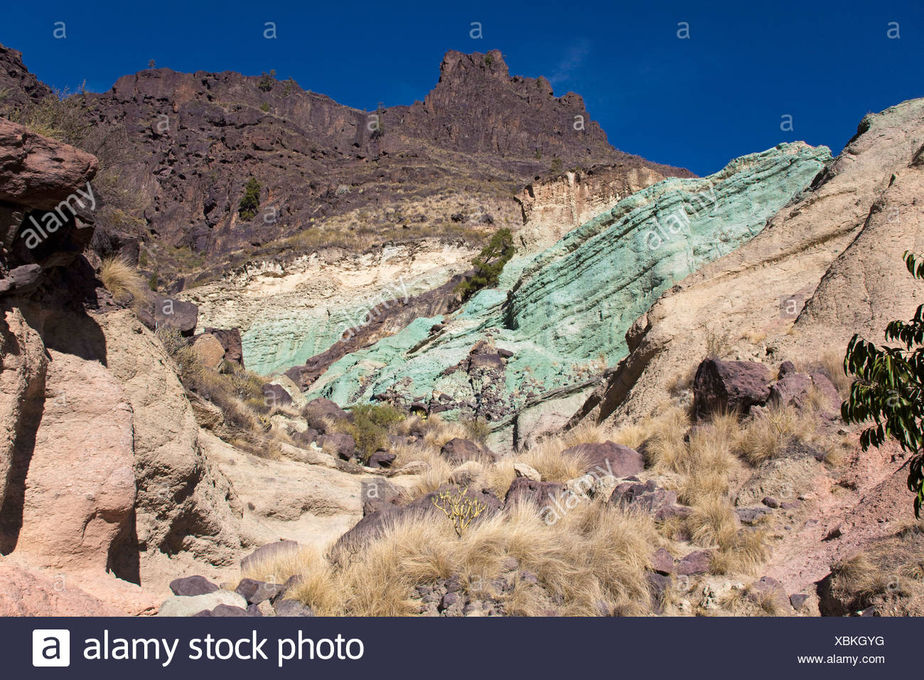 L'hydrate de fer vert dans la roche, des azulejos, sur la route GC-220 entre Mogan et San Nicolás De Tolentino, côte sud-ouest Banque D'Images