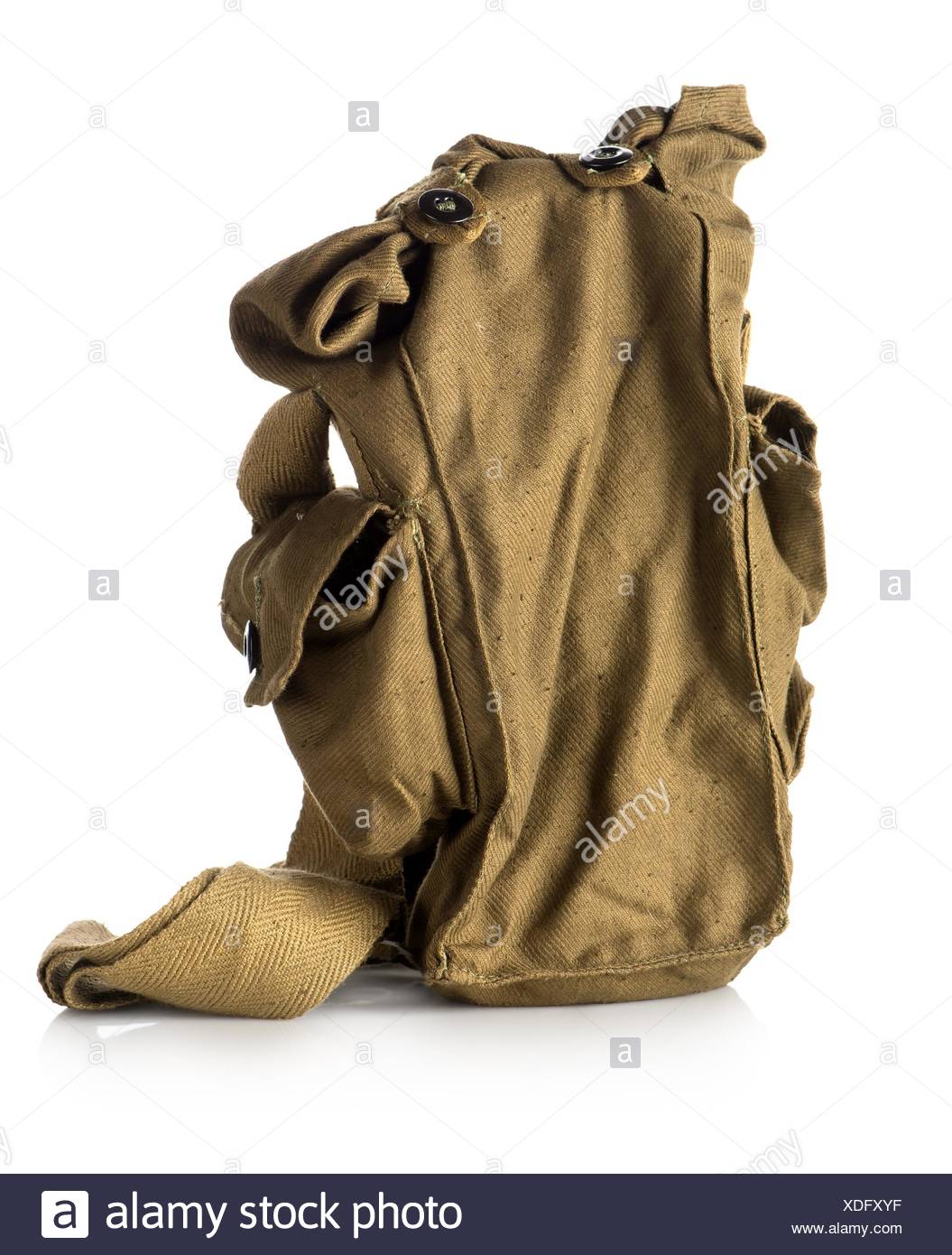 Sac de masque à gaz isolé sur fond blanc. Banque D'Images