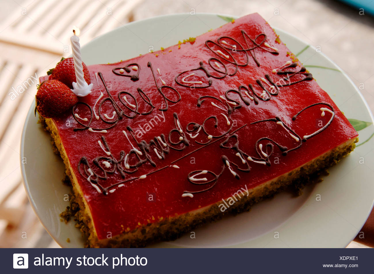 Anniversaire Gateau Decore Avec Un Singe Bougie Et Deux Fraises Riedwihr Alsace France Europe Photo Stock Alamy Anniversaire Gateau Decore Avec Un Singe Bougie Et Deux Fraises Riedwihr Alsace France Europe Photo Stock Alamy