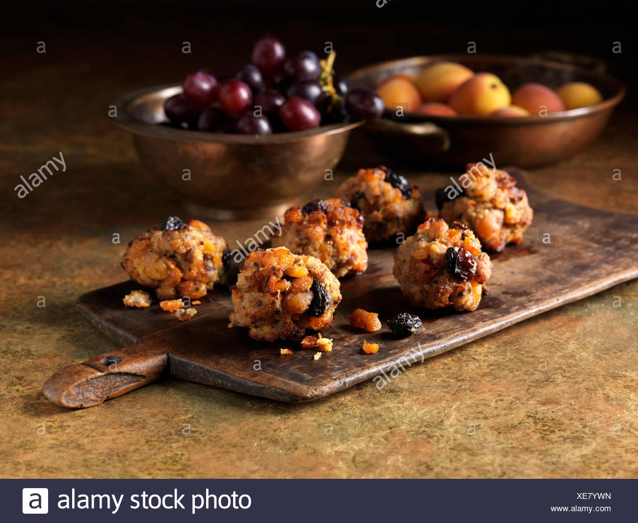 Noël fête de porc ingrédients, abricot et raisin flammé jumbo Farce aux raisins rouges et d'abricots Banque D'Images