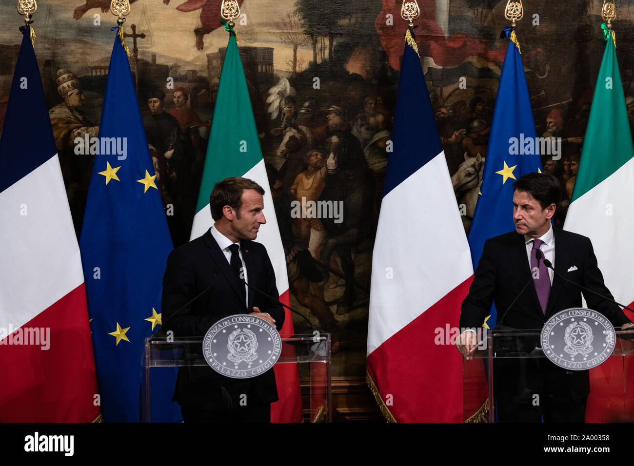 Roma, Italia. Xviii Sep, 2019. Primo Ministro italiano Giuseppe Conte e il presidente francese Emmanuel Macron partecipare ad una conferenza stampa a Palazzo Chigi in Roma. Credito: SOPA Immagini limitata/Alamy Live News Foto Stock