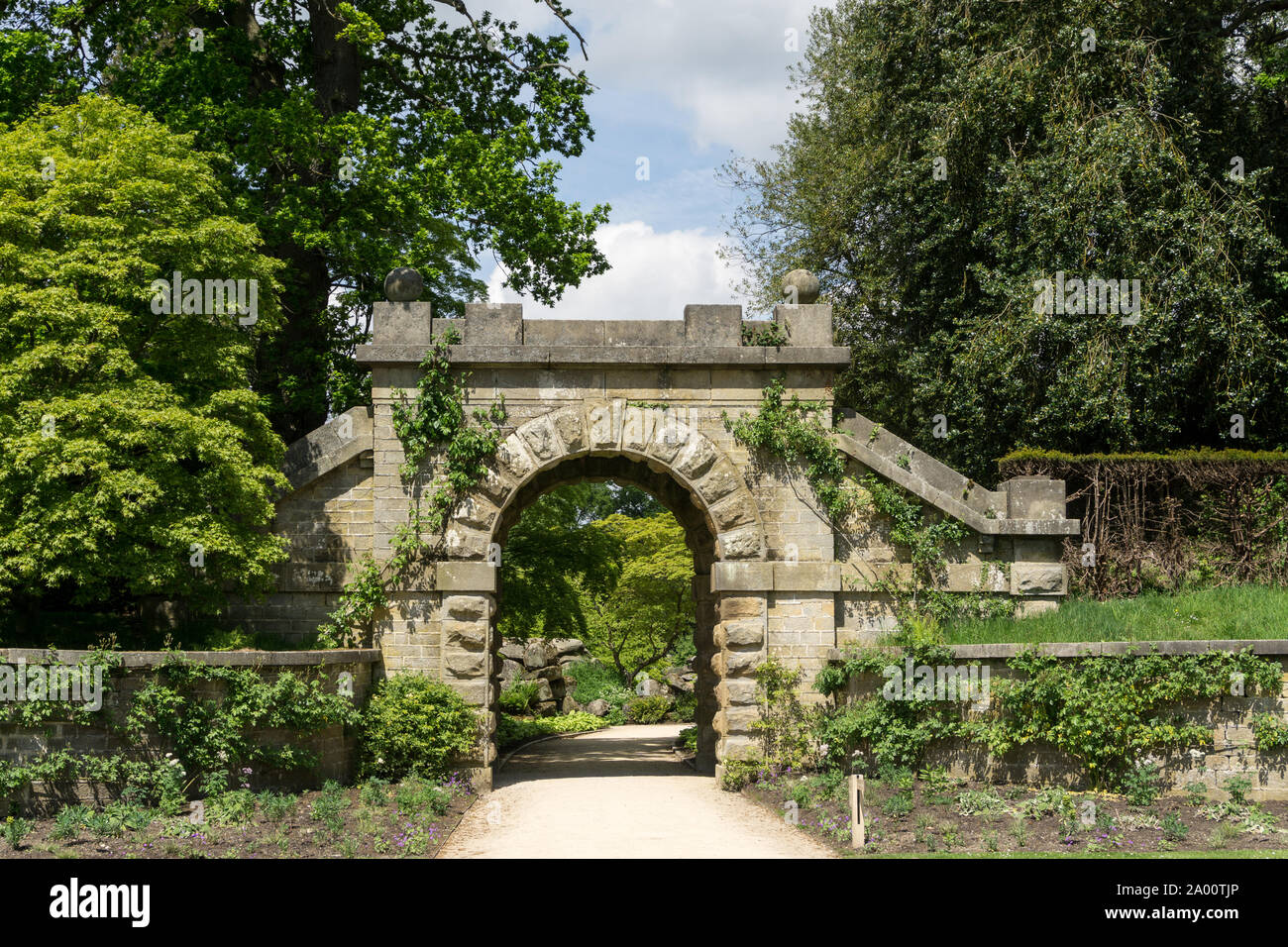 I giardini in estate, la Chatsworth House, un inglese di dimora signorile, Derbyshire, Regno Unito Foto Stock